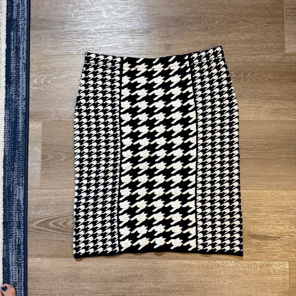 Elle Collection Houndstooth Pencil Skirt - Picture 3 of 4